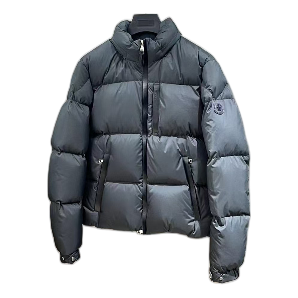 Moncler Stand-Collar Down Puffer Jacket in Black