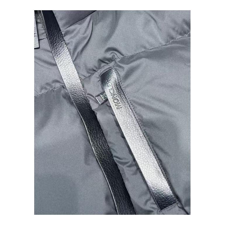Moncler Stand-Collar Down Puffer Jacket in Black